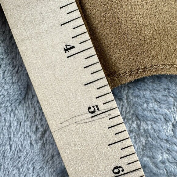 Banana Republic Vegan Suede Shorts Women’s Size 16 Iced Latte High Waist Camel - Picture 9 of 15